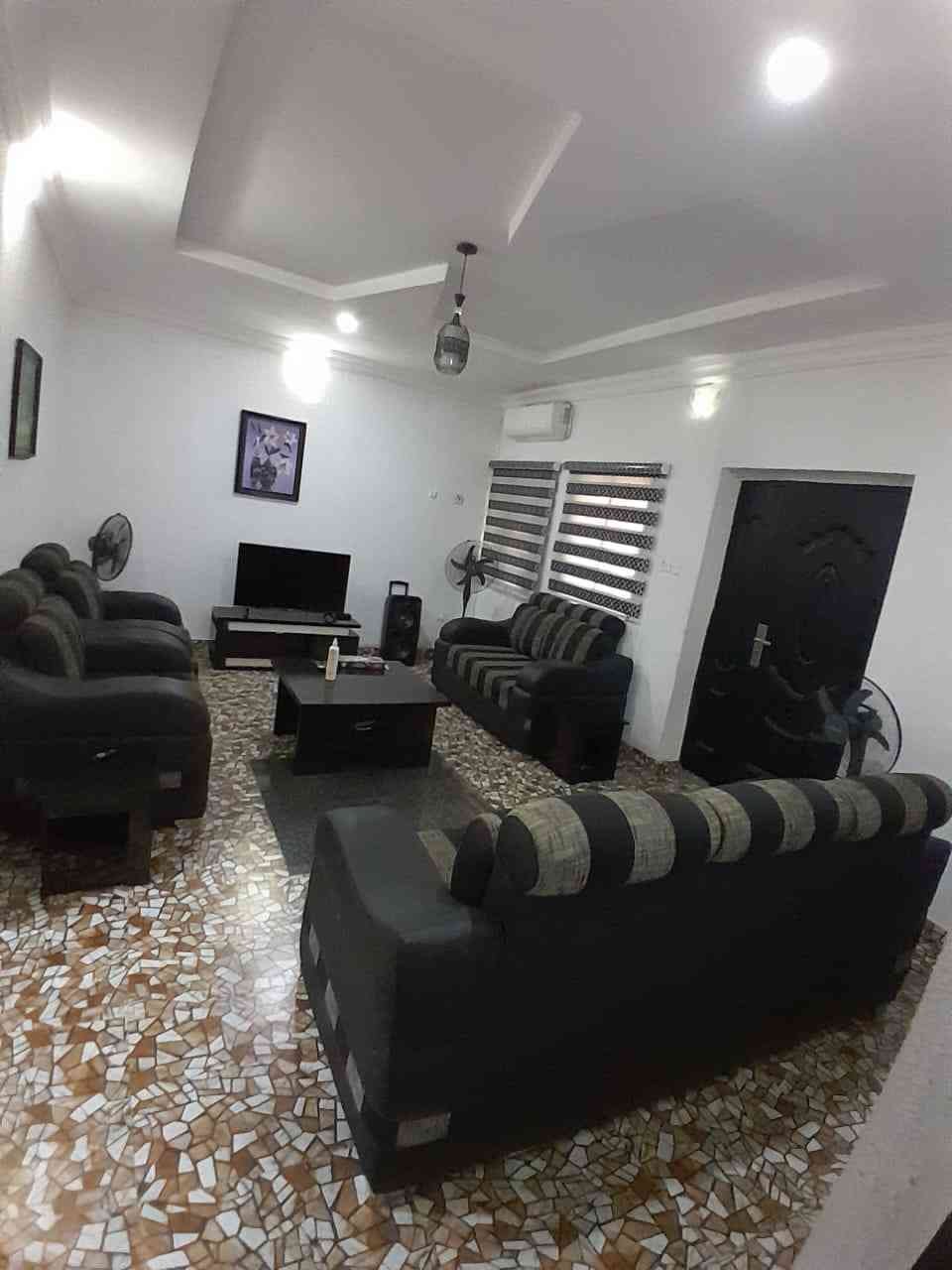 24/7 Solar Power Wi-Fi, 2br Shortlet Aprt in Oke Ibukun, Elebu, Ibadan