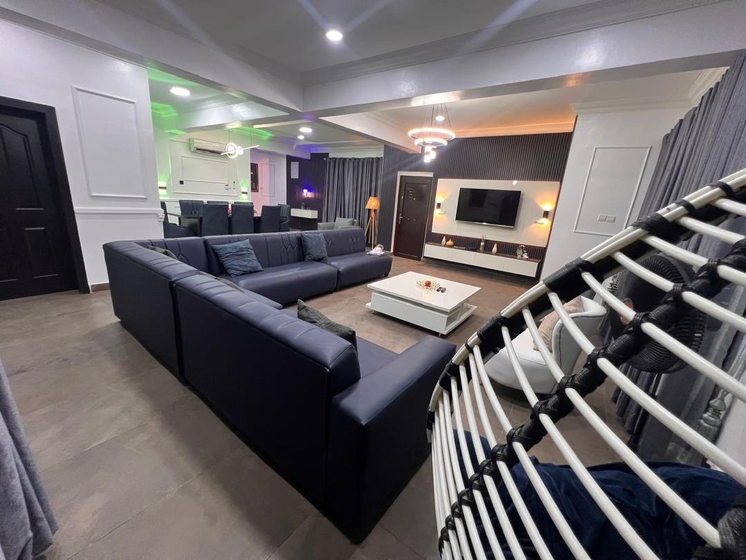 LUX Two Unit 5 Bedroom Apartment