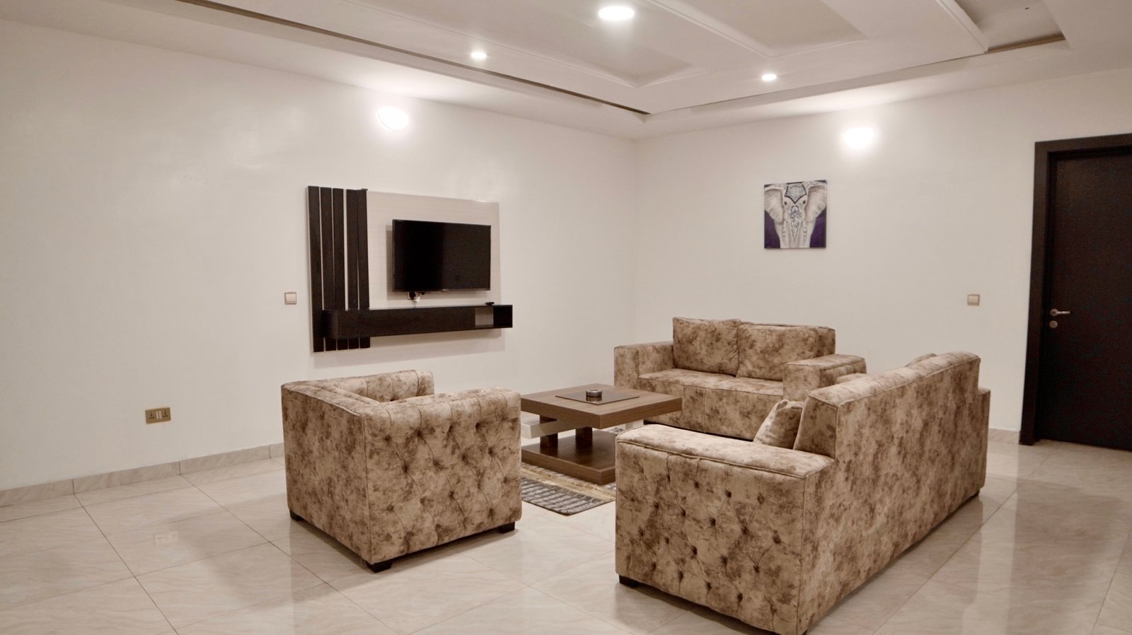 1 Bedroom Luxury Hotel & Apartment Ajah